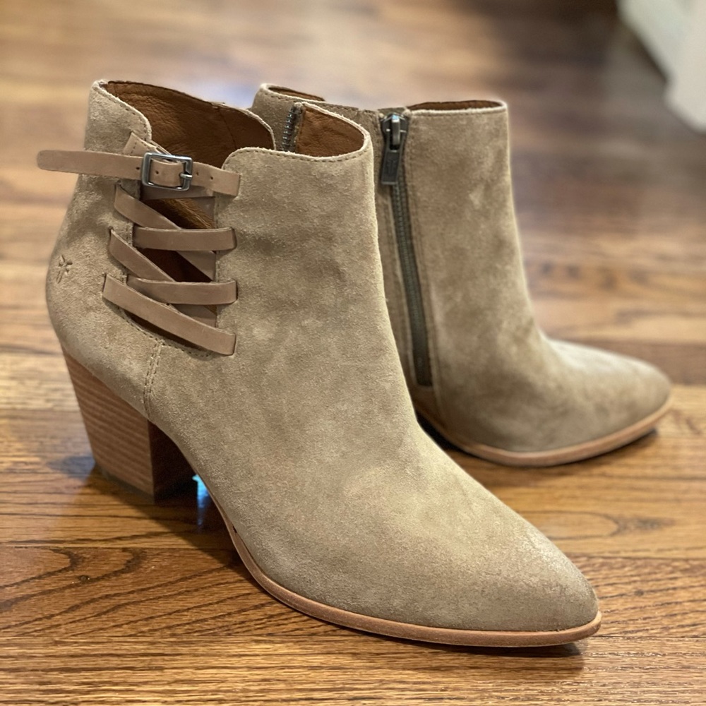 Brand New FRYE booties sz 10M